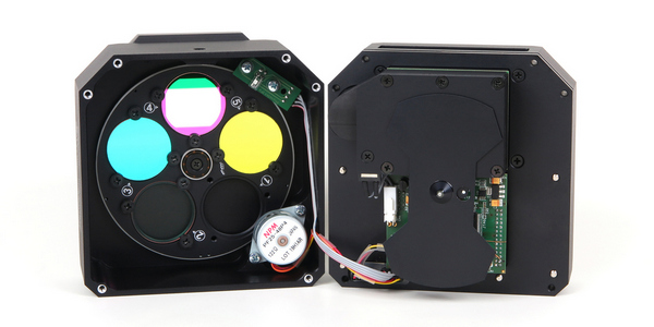 Filters in the Internal filter wheels can be exchanged after removing of the camera front cover